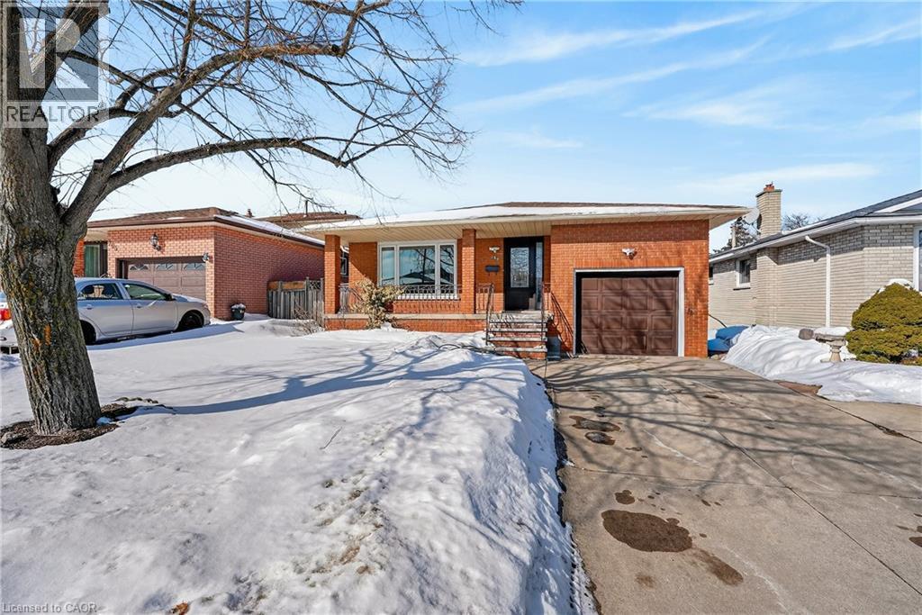 209 Ravenbury Drive, Hamilton, ON - Outdoor