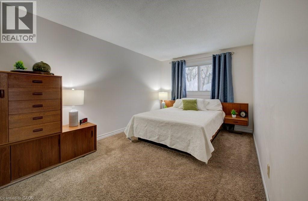 27 Erinbrook Drive, Kitchener, ON - Indoor Photo Showing Bedroom