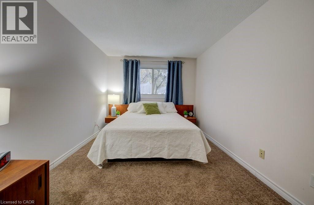 27 Erinbrook Drive, Kitchener, ON - Indoor Photo Showing Bedroom