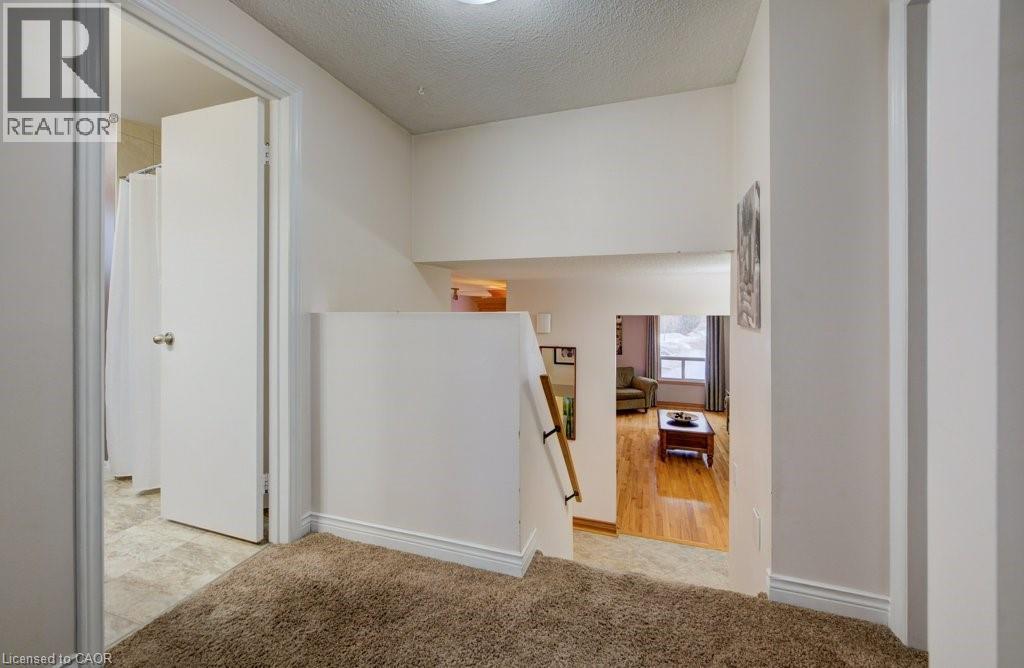 27 Erinbrook Drive, Kitchener, ON - Indoor Photo Showing Other Room