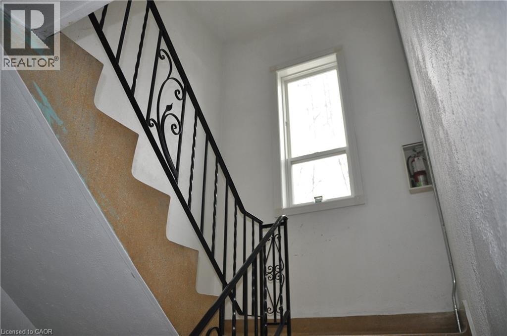 309 Strathearne Avenue, Hamilton, ON - Indoor Photo Showing Other Room