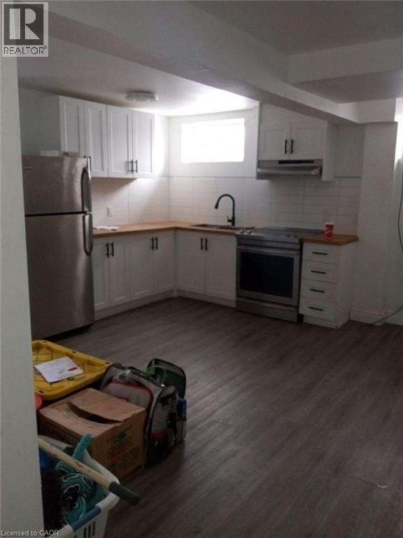 309 Strathearne Avenue, Hamilton, ON - Indoor Photo Showing Kitchen