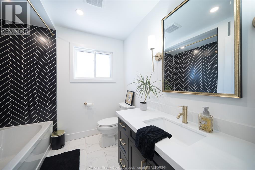 662 Mohawk Road, Hamilton, ON