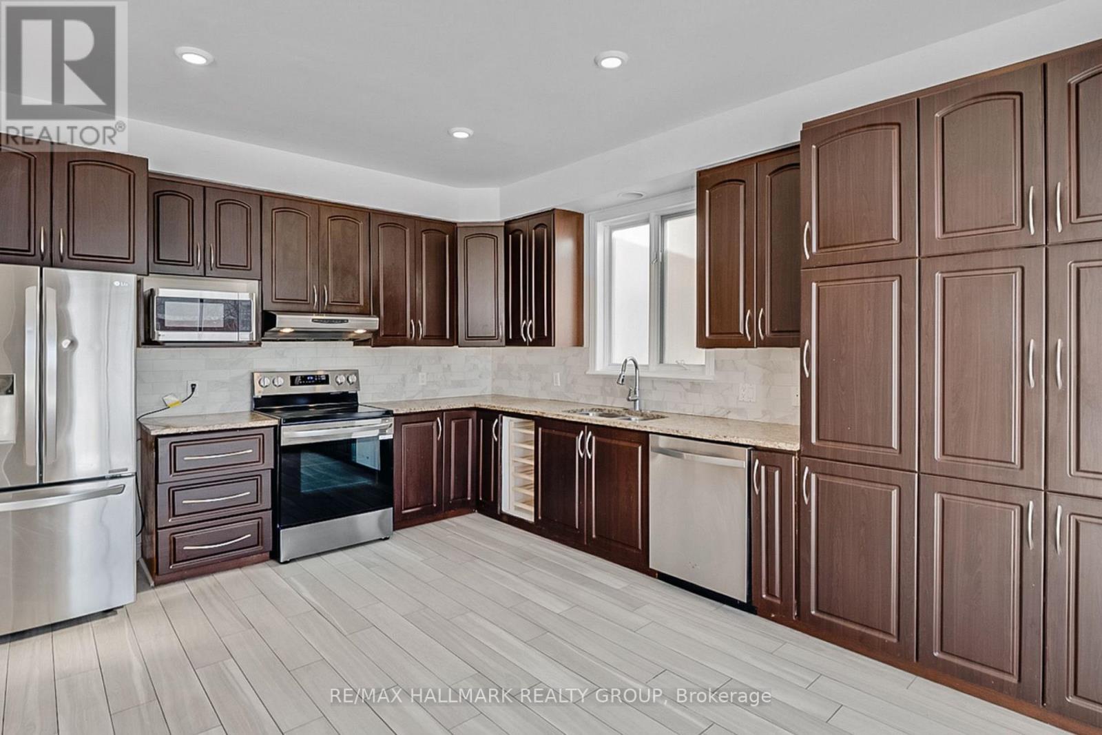 45 Rialto Way, Ottawa, ON - Indoor Photo Showing Kitchen