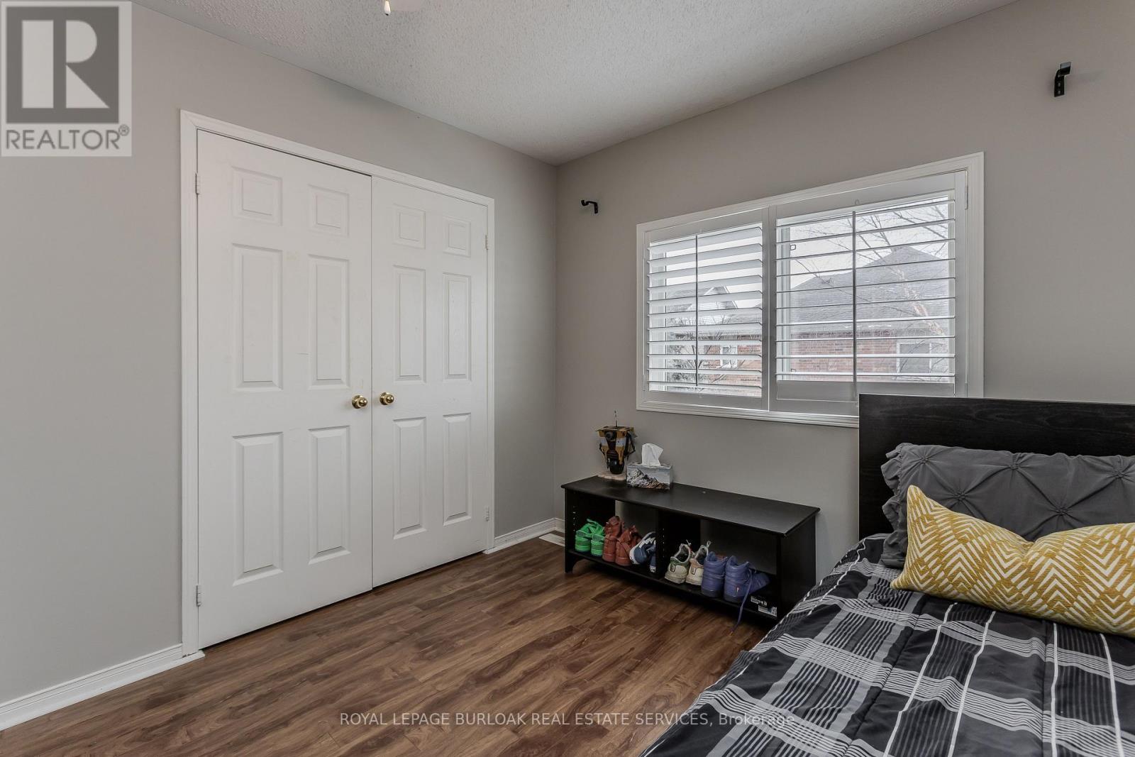 2170 Jardine Crescent, Burlington, ON - Indoor Photo Showing Bedroom