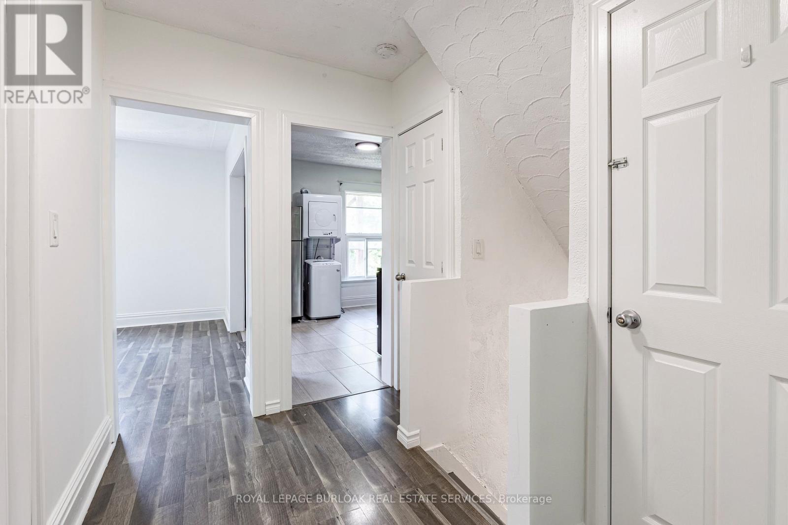 22 Myrtle Avenue, Hamilton, ON - Indoor Photo Showing Other Room