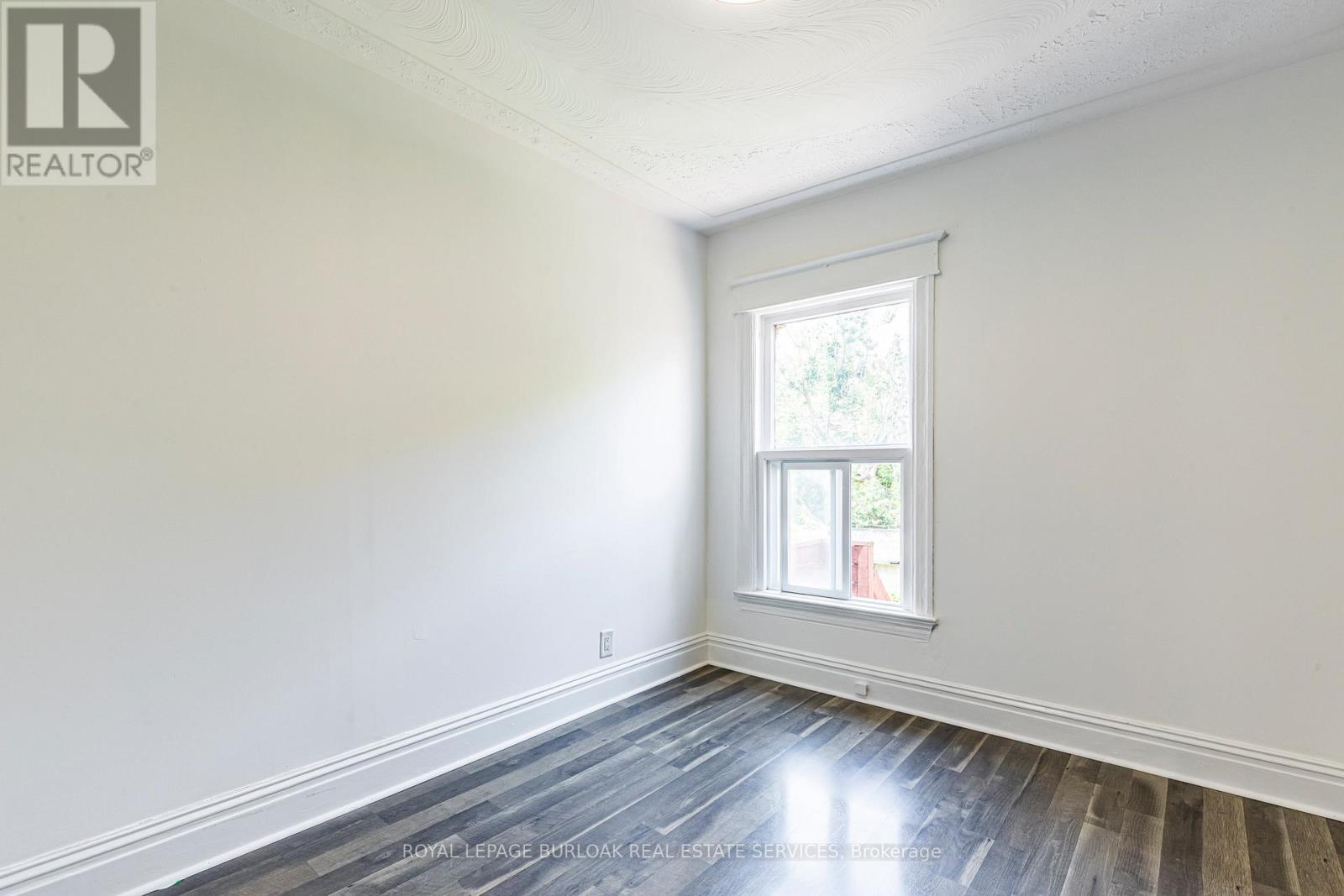 22 Myrtle Avenue, Hamilton, ON - Indoor Photo Showing Other Room