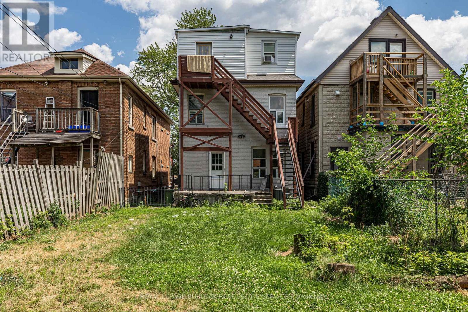 22 Myrtle Avenue, Hamilton, ON - Outdoor