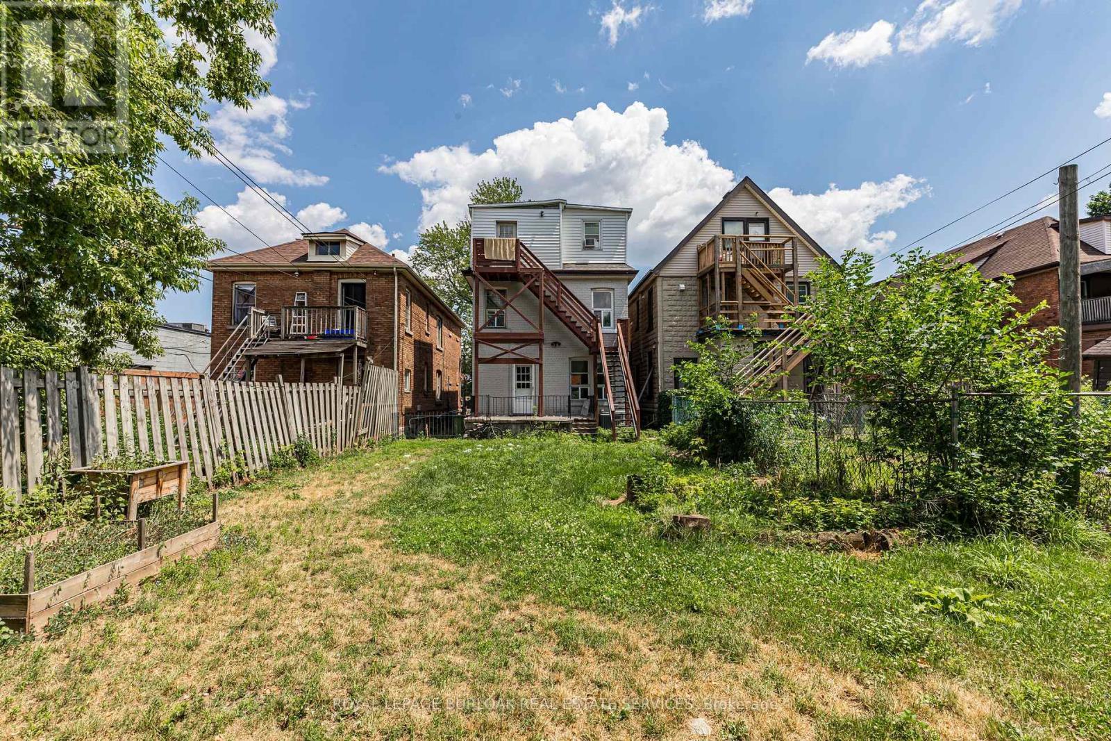 22 Myrtle Avenue, Hamilton, ON - Outdoor