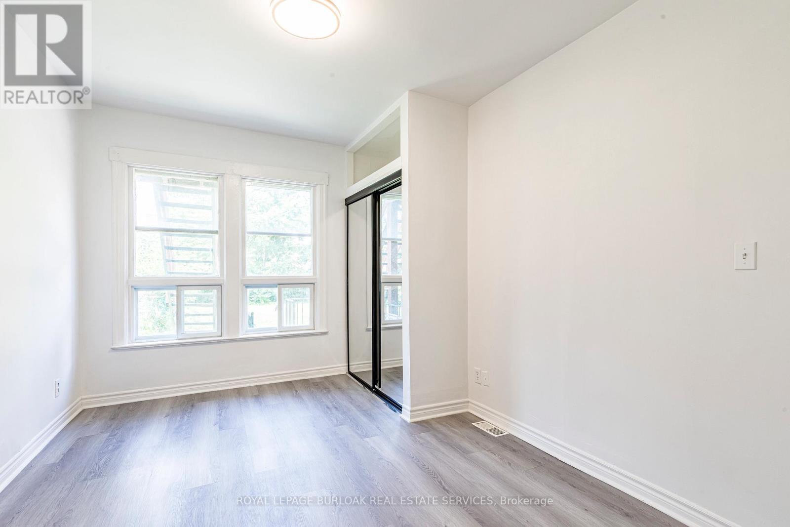 22 Myrtle Avenue, Hamilton, ON - Indoor Photo Showing Other Room