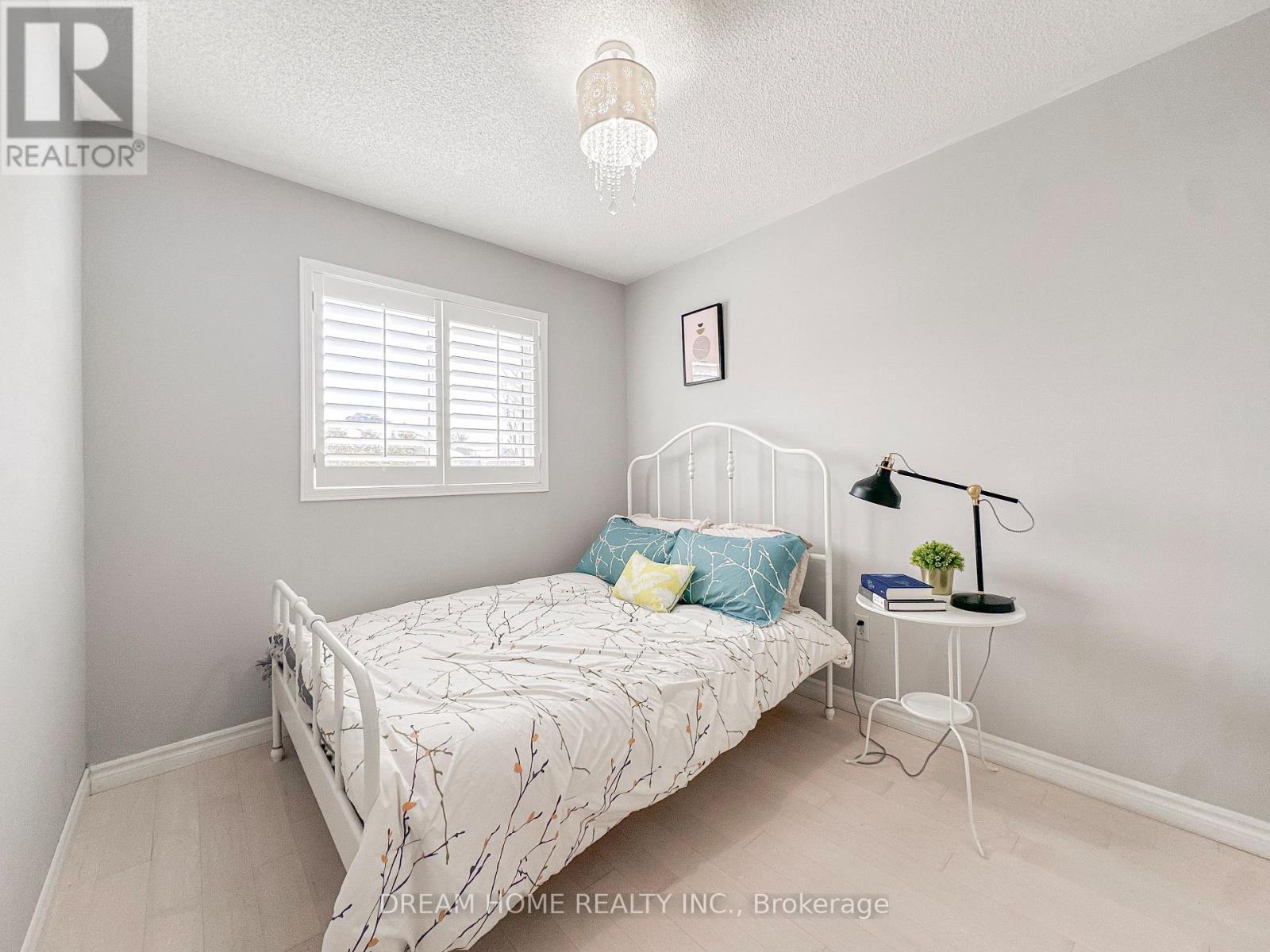 Bright bedroom with large window - 3746 Windhaven Drive, Mississauga, ON - Indoor Photo Showing Bedroom