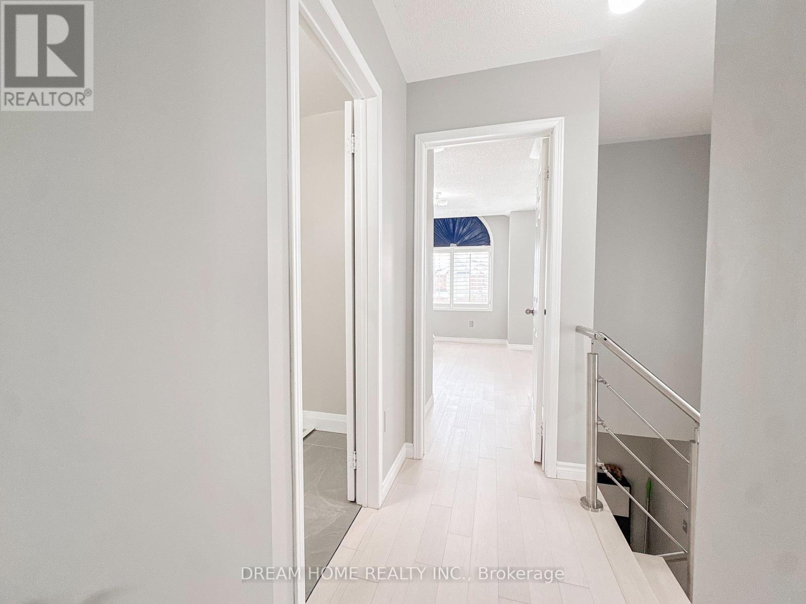 Hallway with view to bedrooms - 3746 Windhaven Drive, Mississauga, ON - Indoor Photo Showing Other Room