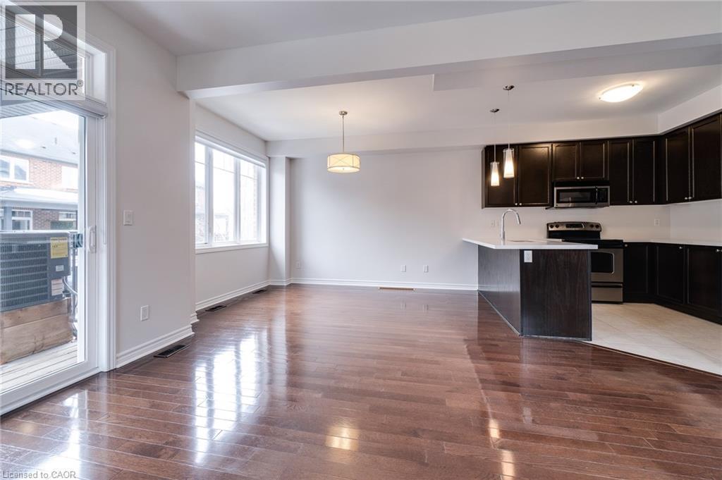 2367 Peppiatt Common, Burlington, ON - Indoor Photo Showing Kitchen
