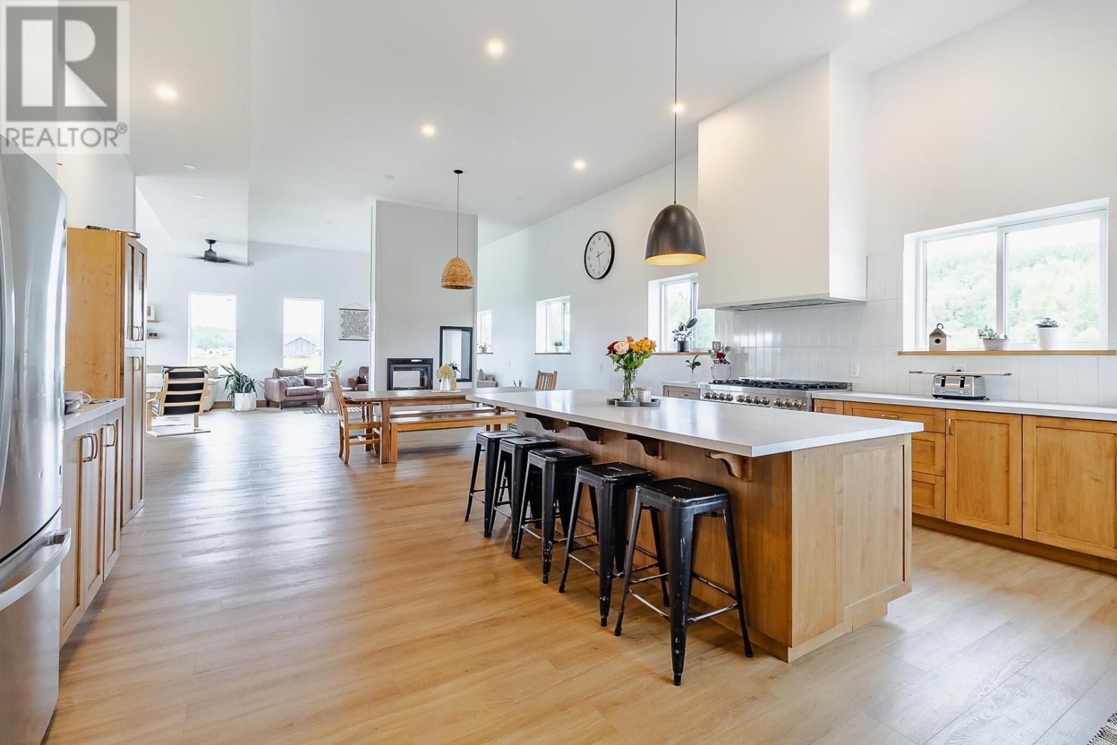 587 Watson Rd, Echo Bay, ON - Indoor Photo Showing Kitchen With Upgraded Kitchen