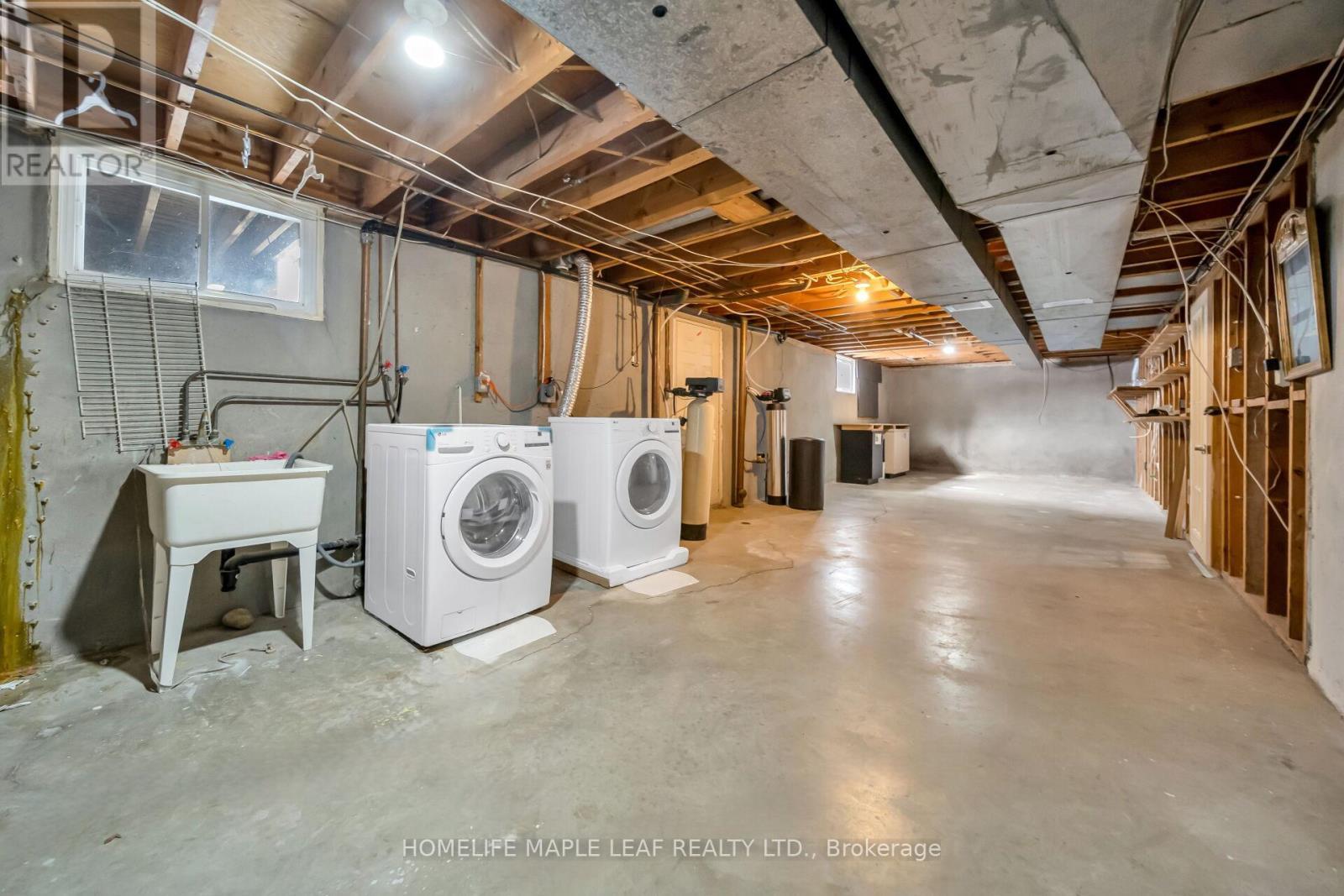 46 Chicopee Terrace, Kitchener, ON - Indoor Photo Showing Laundry Room