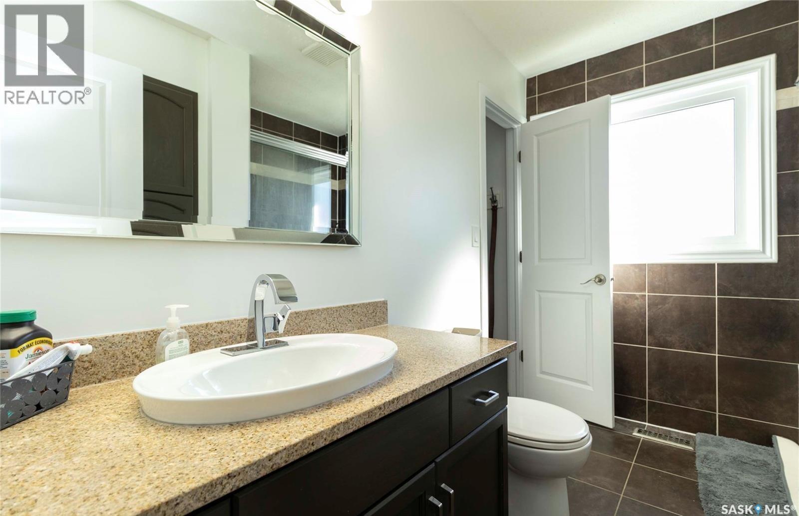 418 Kenderdine Road, Saskatoon, SK - Indoor Photo Showing Bathroom