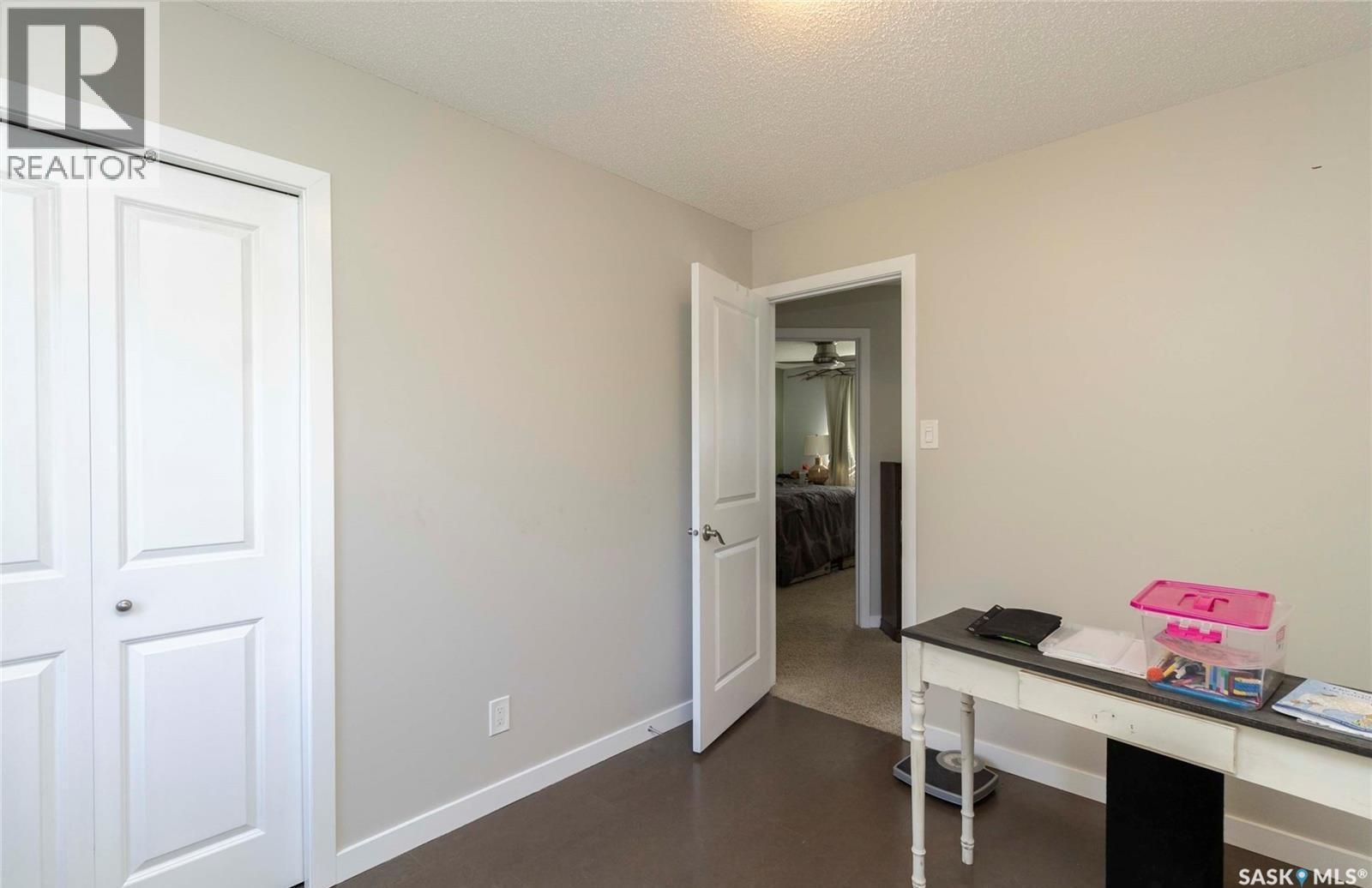 418 Kenderdine Road, Saskatoon, SK - Indoor