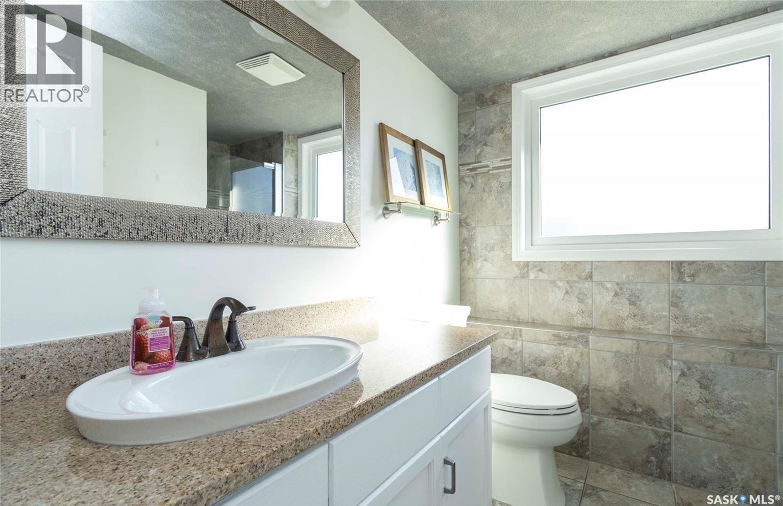 418 Kenderdine Road, Saskatoon, SK - Indoor Photo Showing Bathroom