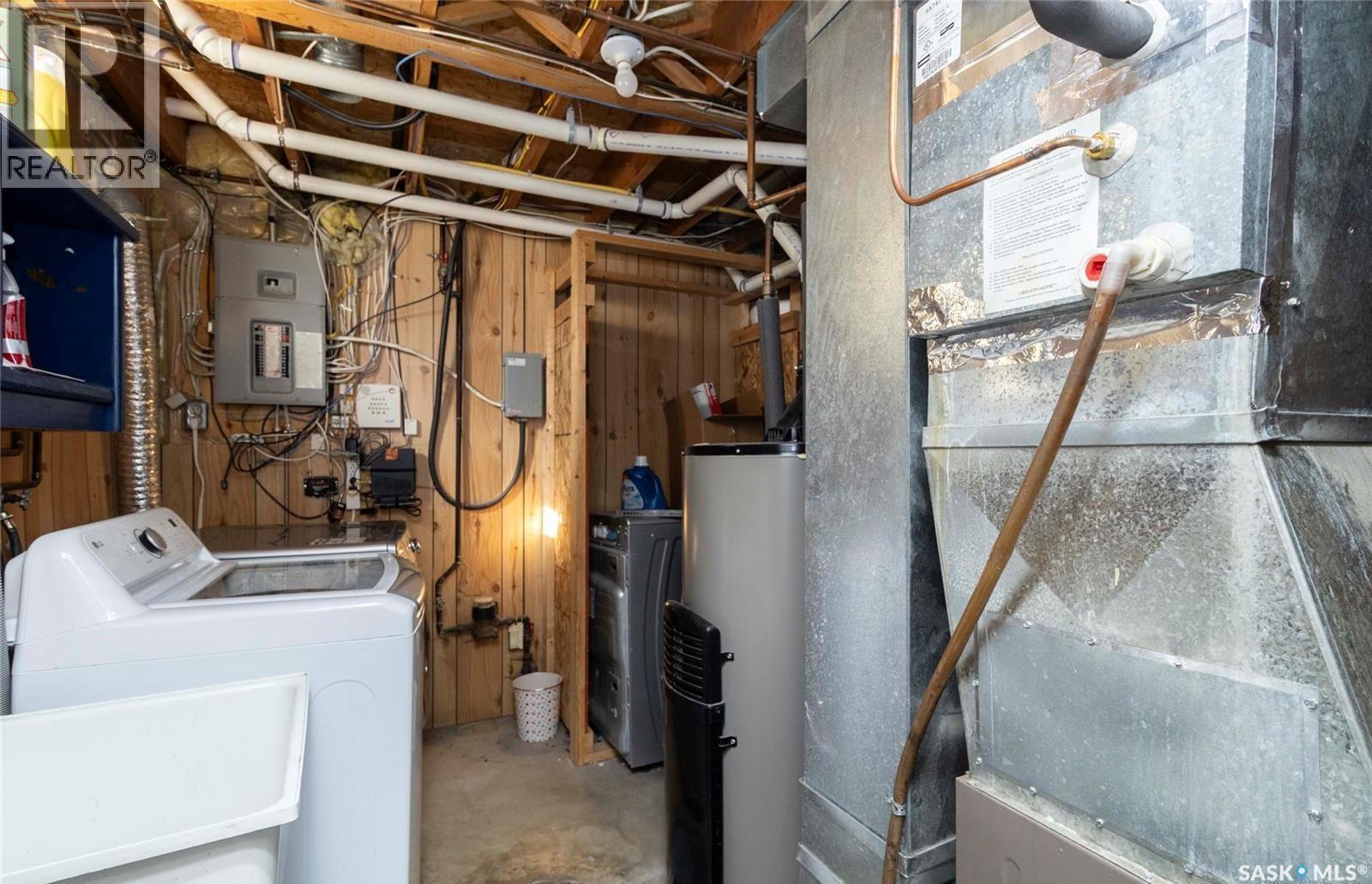 418 Kenderdine Road, Saskatoon, SK - Indoor