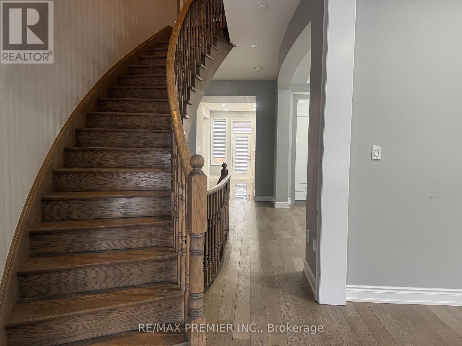 Upper - 185 Faust Ridge, Vaughan, ON - Indoor Photo Showing Other Room