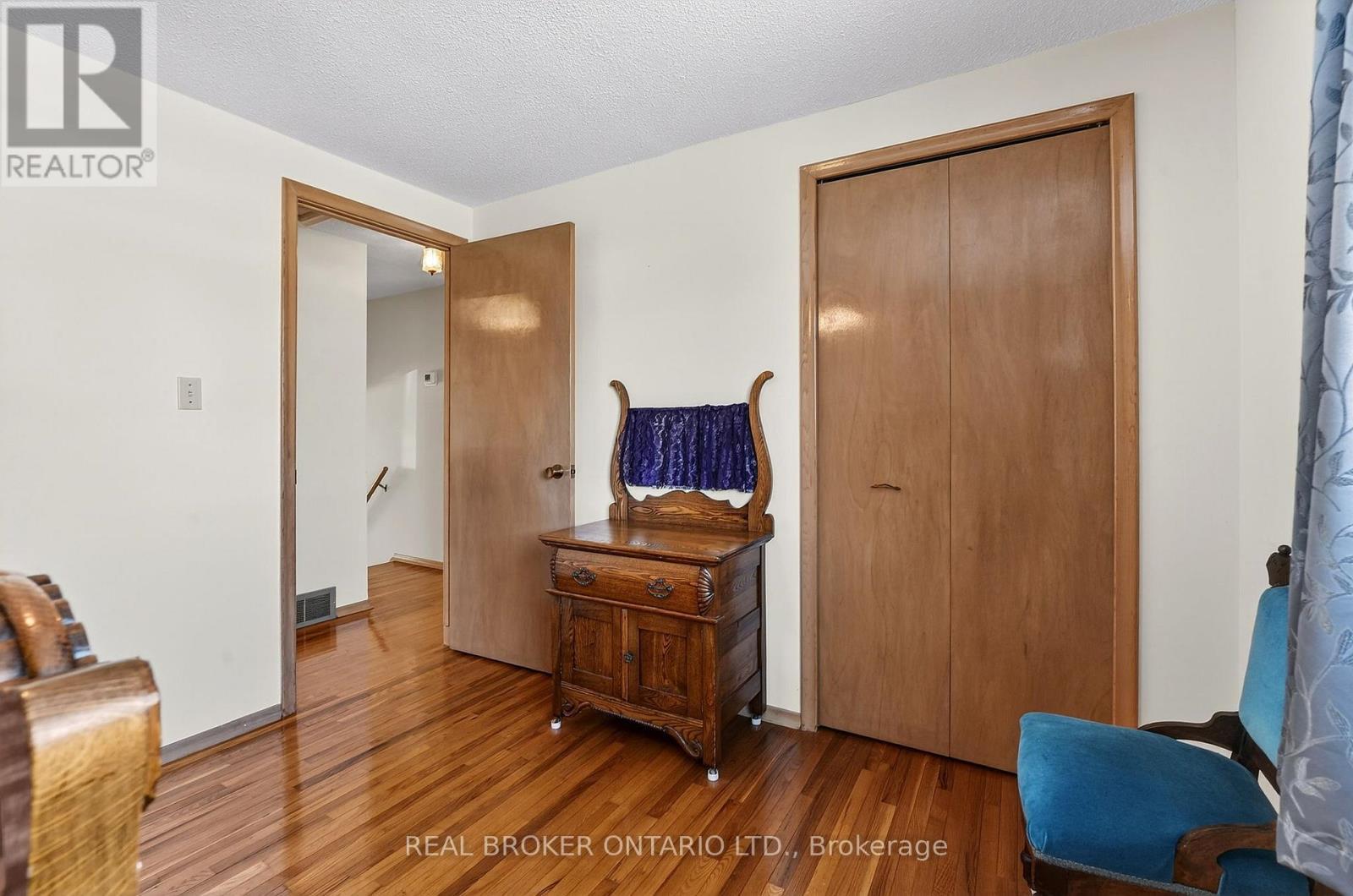 18 Fairway Drive, Hamilton, ON - Indoor