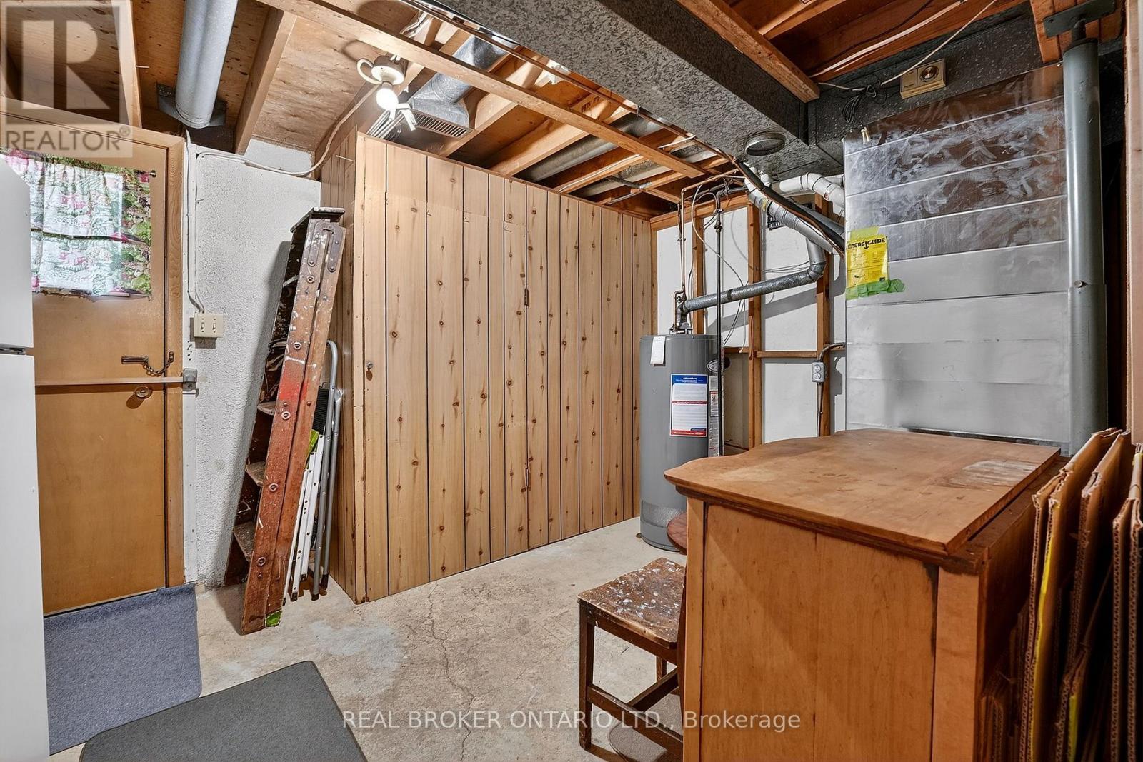 18 Fairway Drive, Hamilton, ON - Indoor Photo Showing Basement