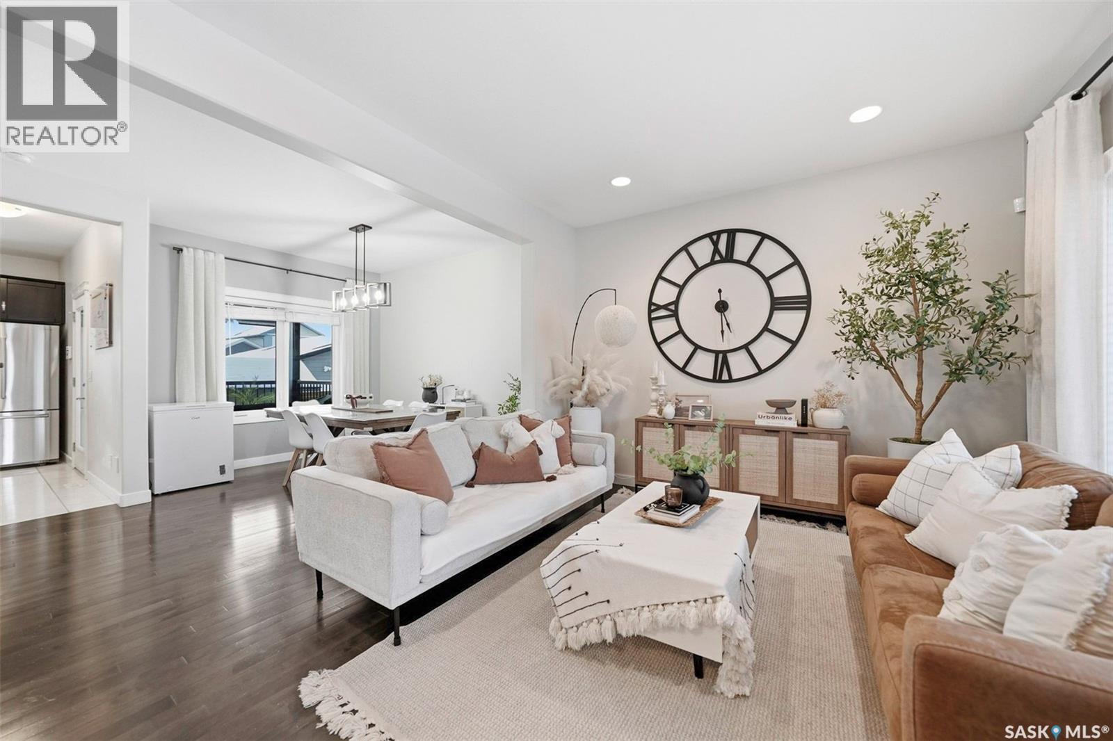 417 Golden Willow Way, Warman, SK - Indoor Photo Showing Living Room