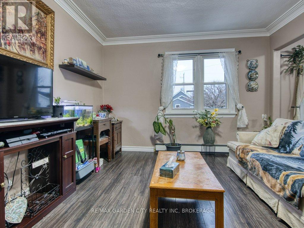 28 Charles Avenue, St. Catharines (Facer), ON - Indoor
