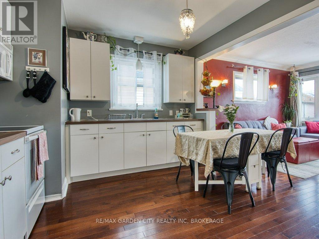 28 Charles Avenue, St. Catharines (Facer), ON - Indoor