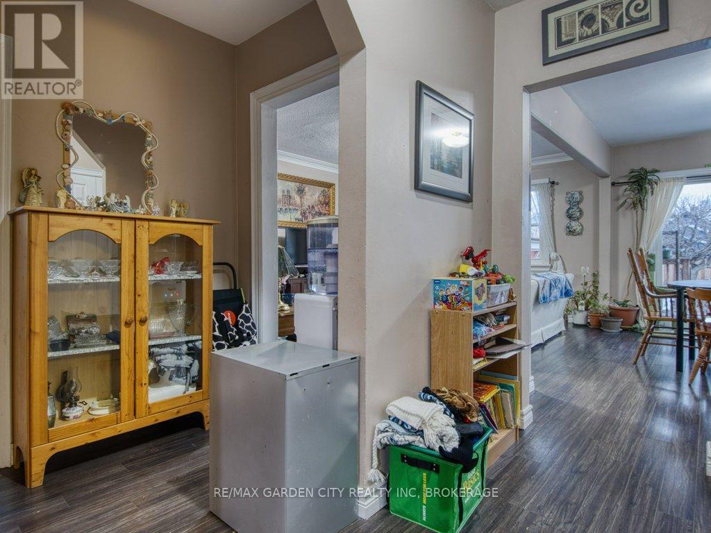 28 Charles Avenue, St. Catharines (Facer), ON - Indoor
