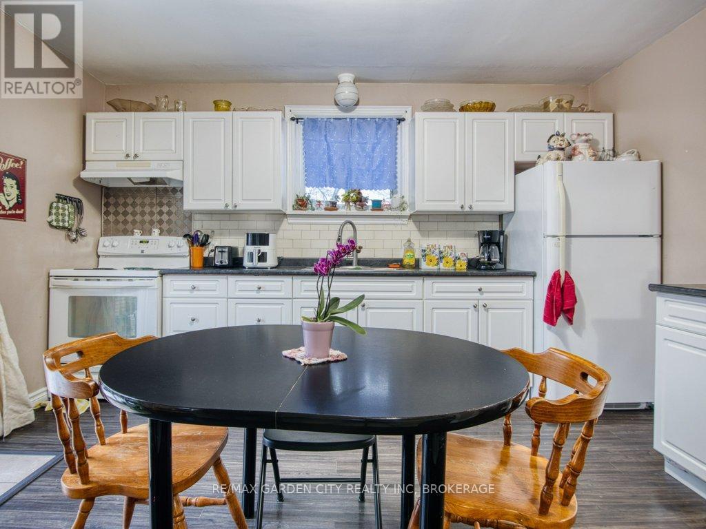 28 Charles Avenue, St. Catharines (Facer), ON - Indoor
