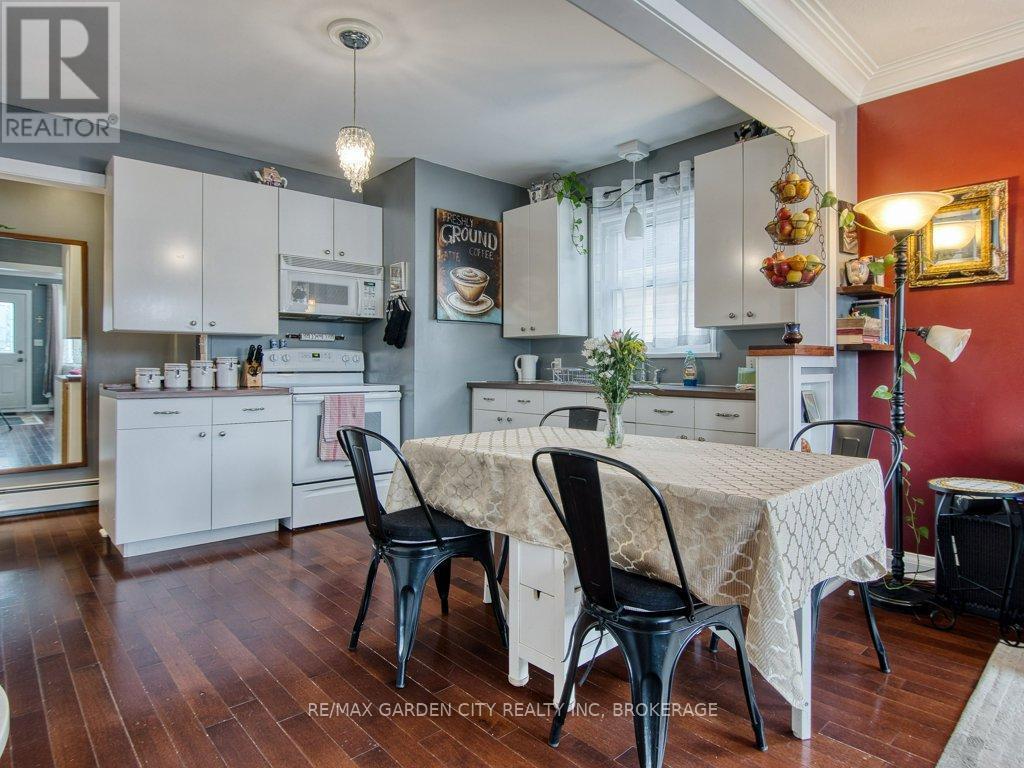28 Charles Avenue, St. Catharines (Facer), ON - Indoor