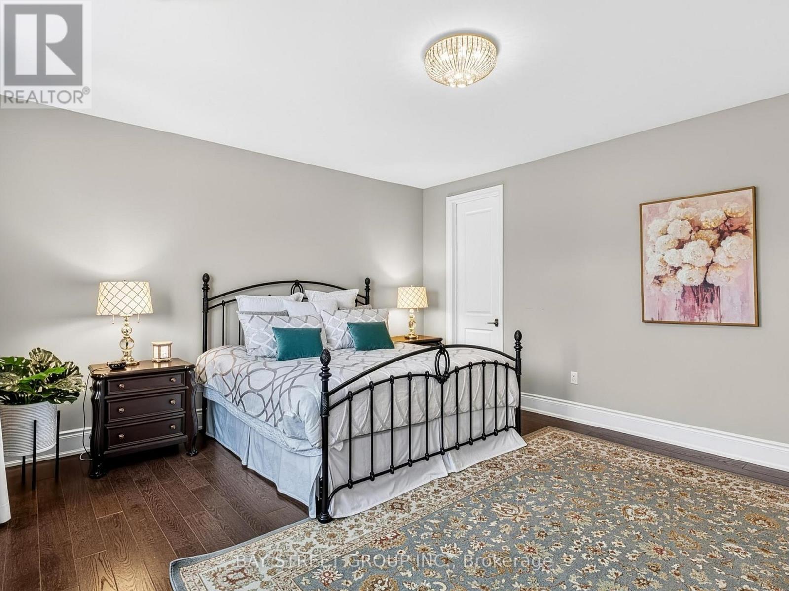 2 Walk In Closets - 39 Cairns Gate, King, ON - Indoor Photo Showing Bedroom