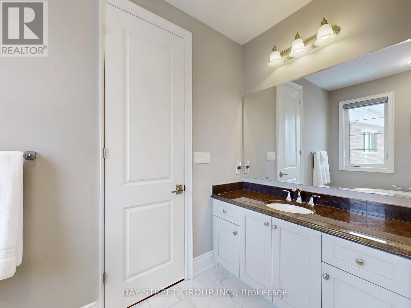 Spa-Inspired 5-Piece Ensuite - 39 Cairns Gate, King, ON - Indoor Photo Showing Bathroom