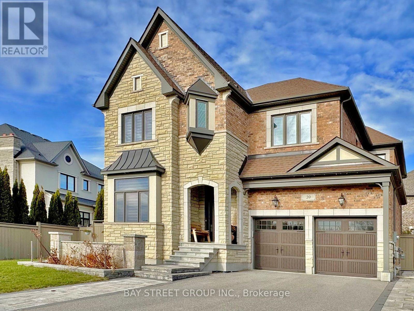 Driveway Parking for 6 Vehicles - 39 Cairns Gate, King, ON - Outdoor With Facade