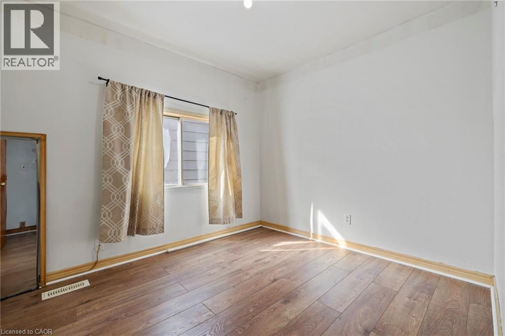 201 East 23Rd Street, Hamilton, ON - Indoor Photo Showing Other Room