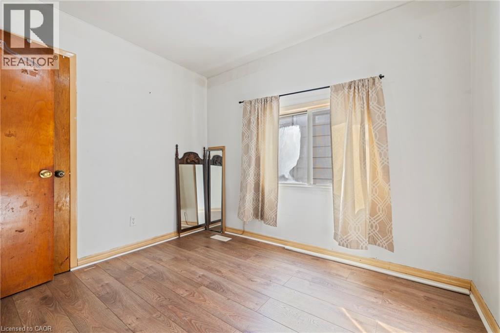 201 East 23Rd Street, Hamilton, ON - Indoor Photo Showing Other Room