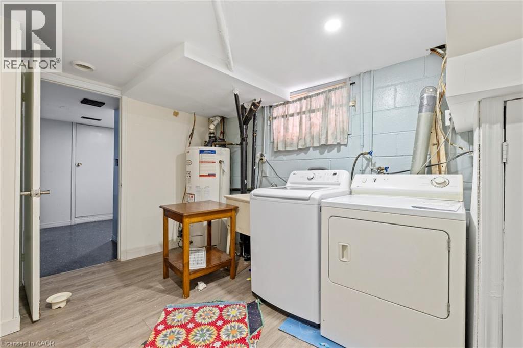201 East 23Rd Street, Hamilton, ON - Indoor Photo Showing Laundry Room