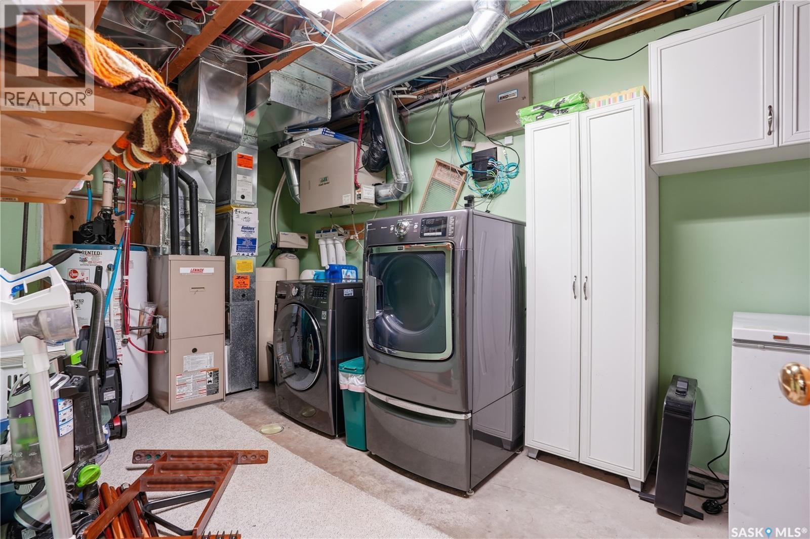 1134 Degelman Drive, Regina, SK - Indoor Photo Showing Laundry Room