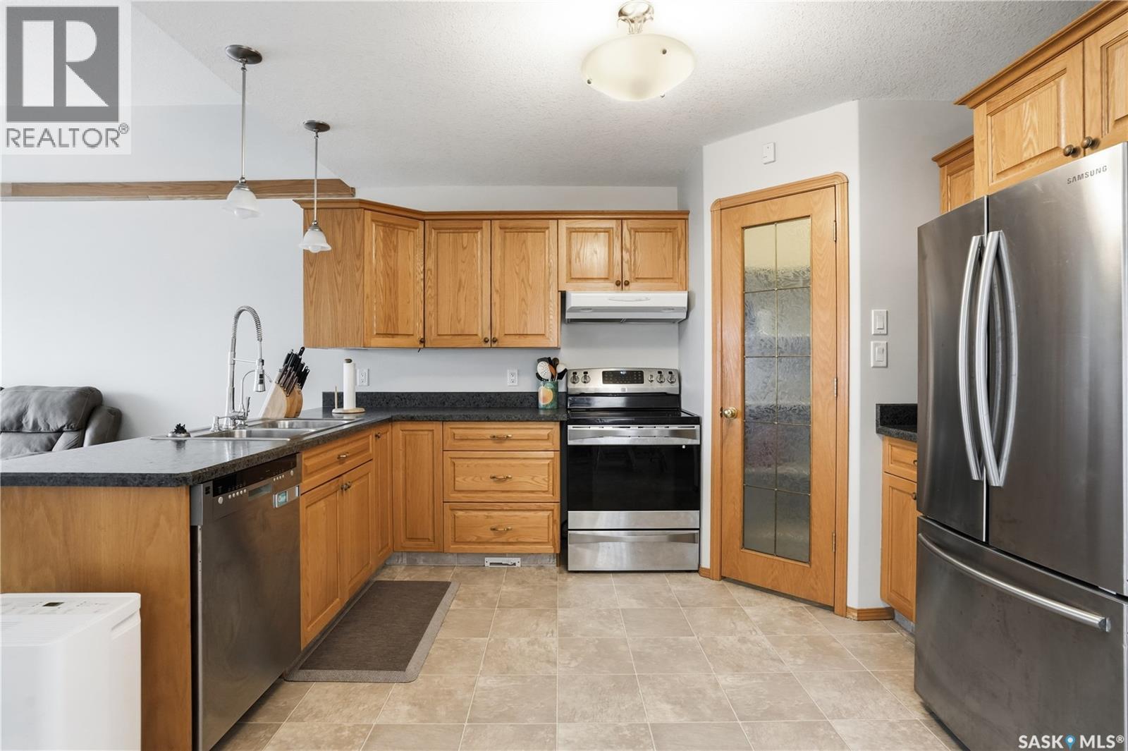 1134 Degelman Drive, Regina, SK - Indoor Photo Showing Kitchen