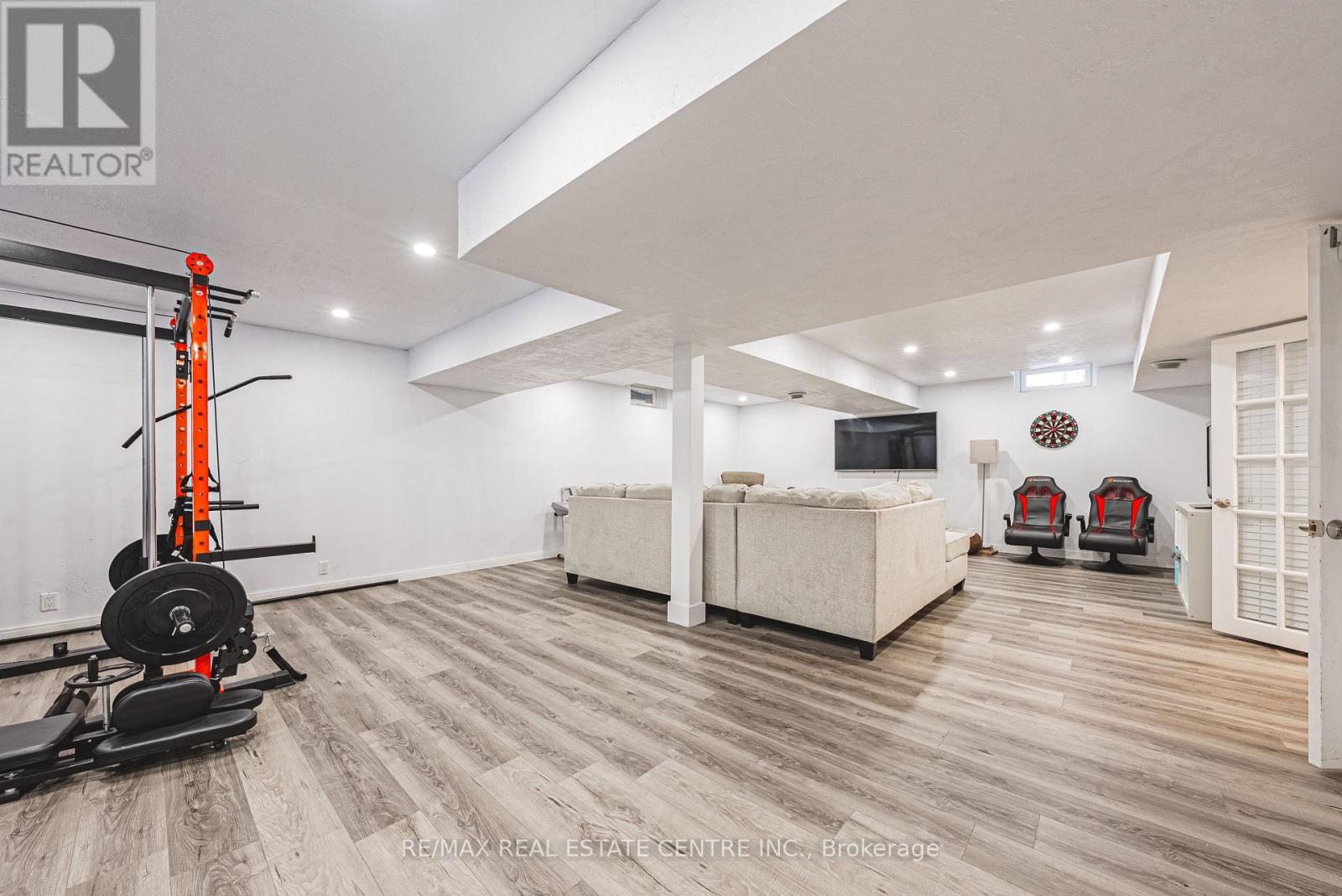 6 Second Road W, Hamilton, ON - Indoor