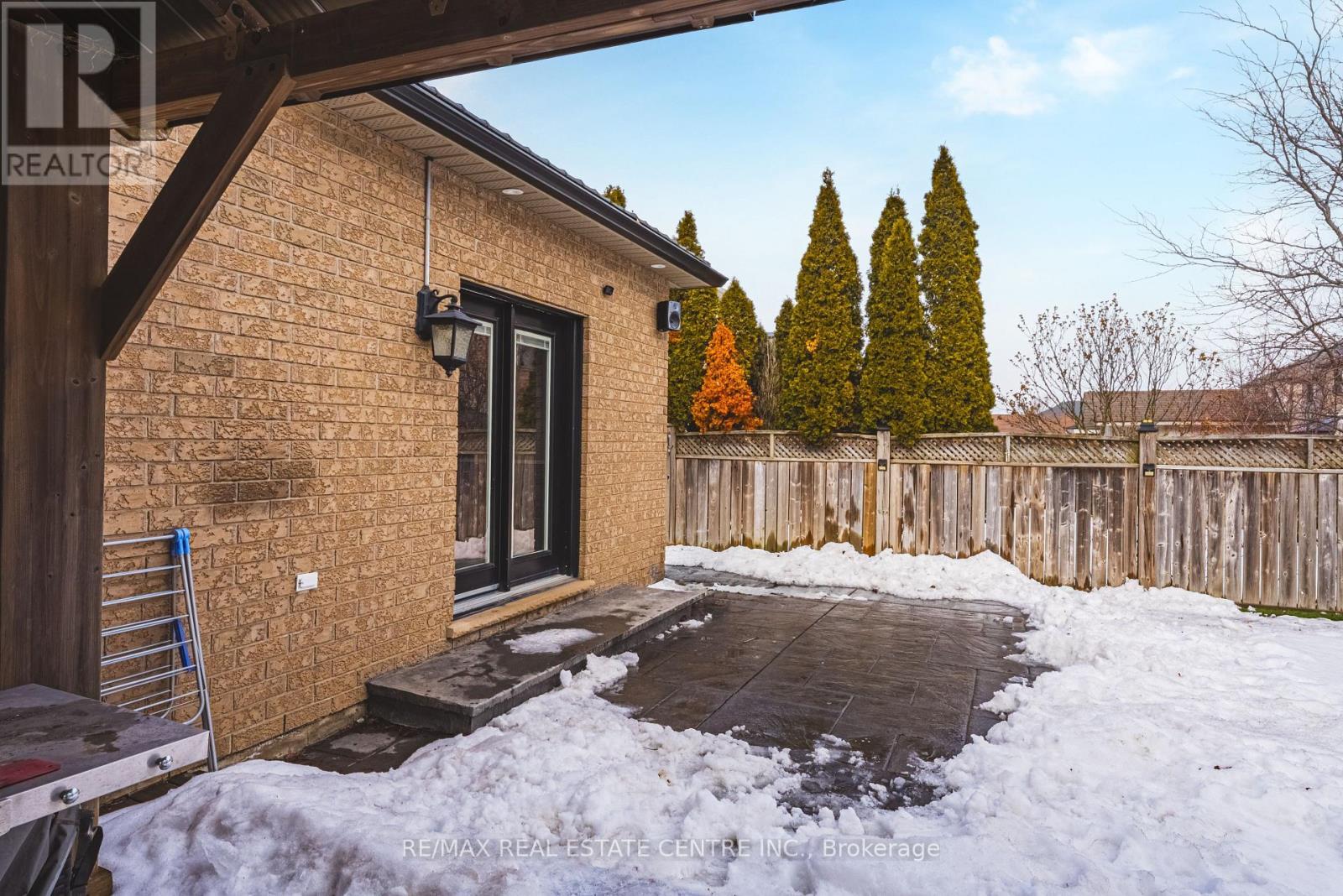 6 Second Road W, Hamilton, ON - Outdoor