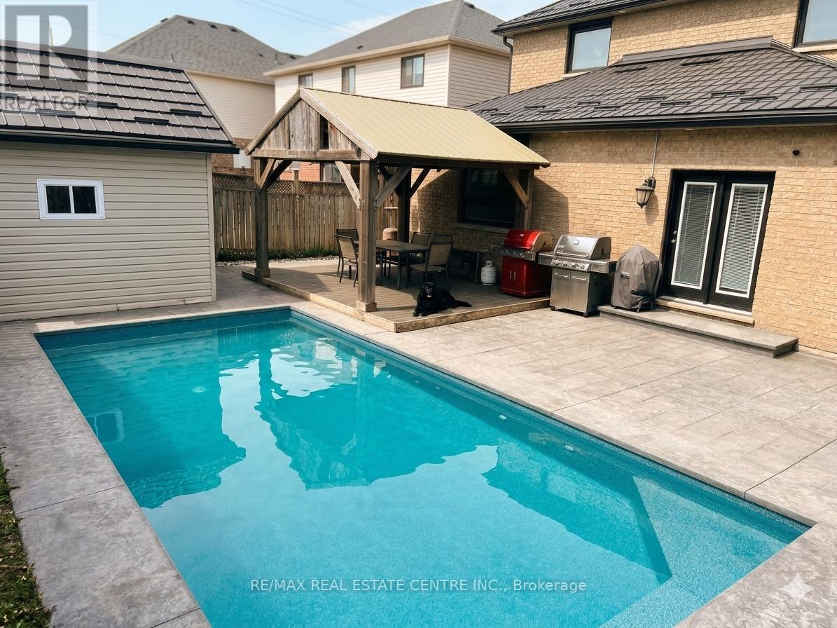 6 Second Road W, Hamilton, ON - Outdoor With In Ground Pool With Exterior