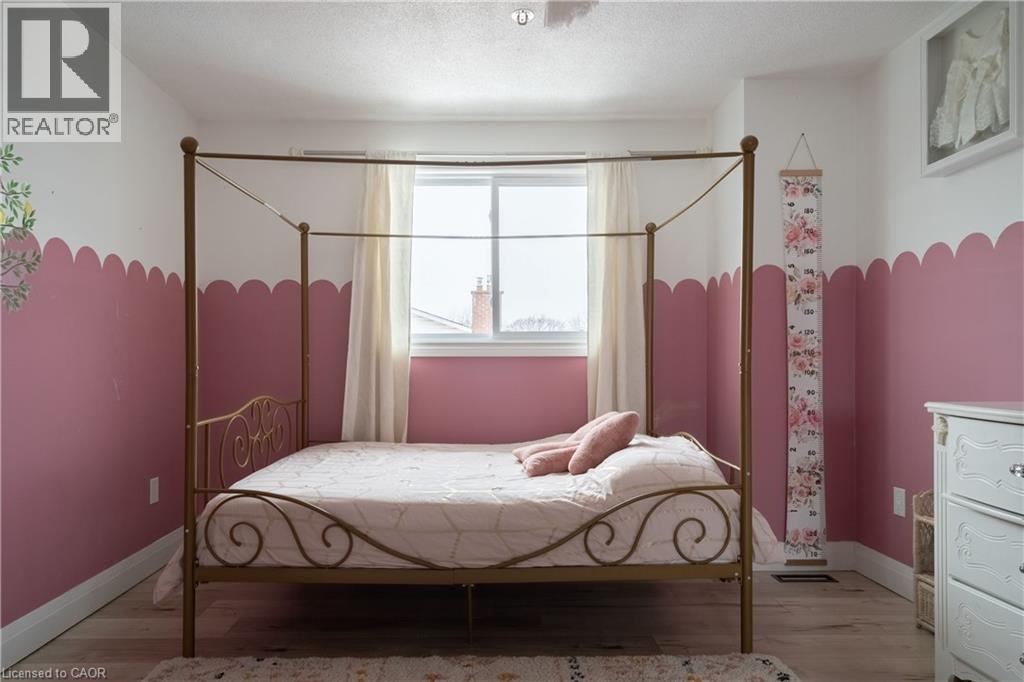 30 Buchanan Crescent, Thorold, ON - Indoor Photo Showing Bedroom