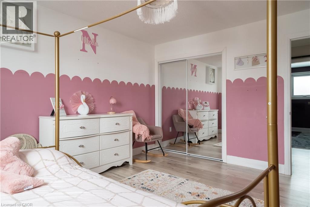 30 Buchanan Crescent, Thorold, ON - Indoor Photo Showing Bedroom