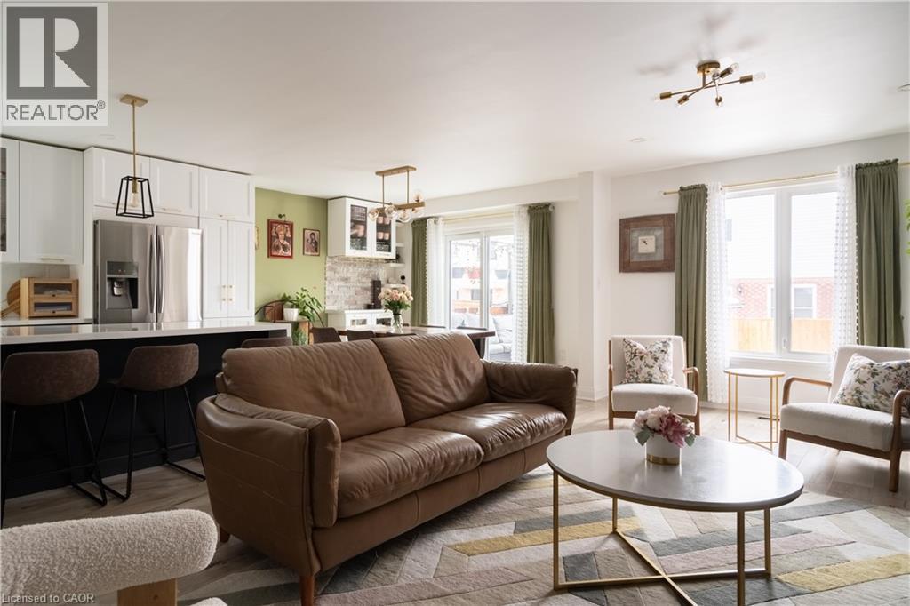 30 Buchanan Crescent, Thorold, ON - Indoor Photo Showing Living Room