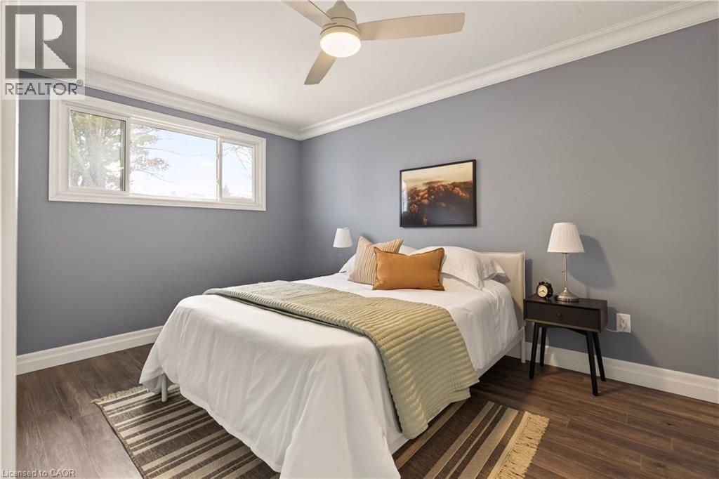51 Fonthill Road, Hamilton, ON - Indoor Photo Showing Bedroom