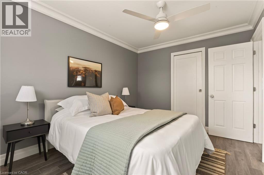 51 Fonthill Road, Hamilton, ON - Indoor Photo Showing Bedroom