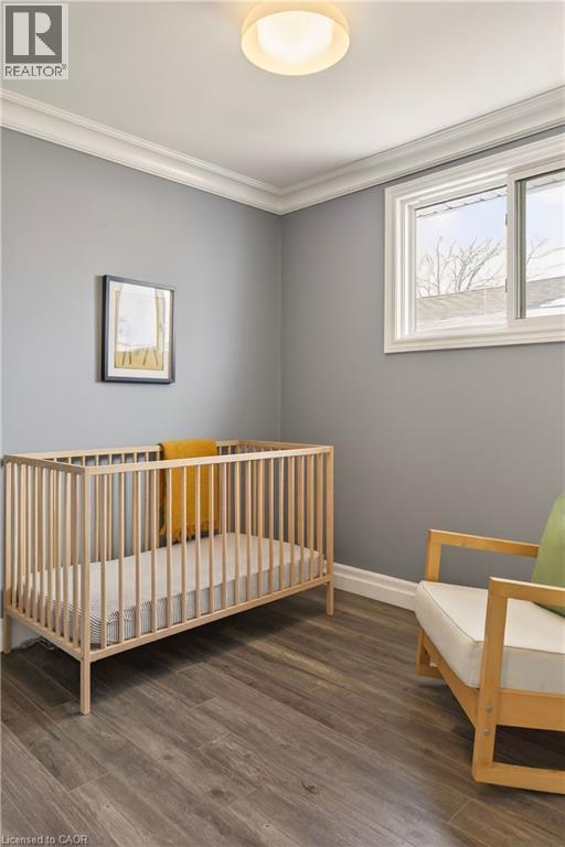 51 Fonthill Road, Hamilton, ON - Indoor Photo Showing Bedroom