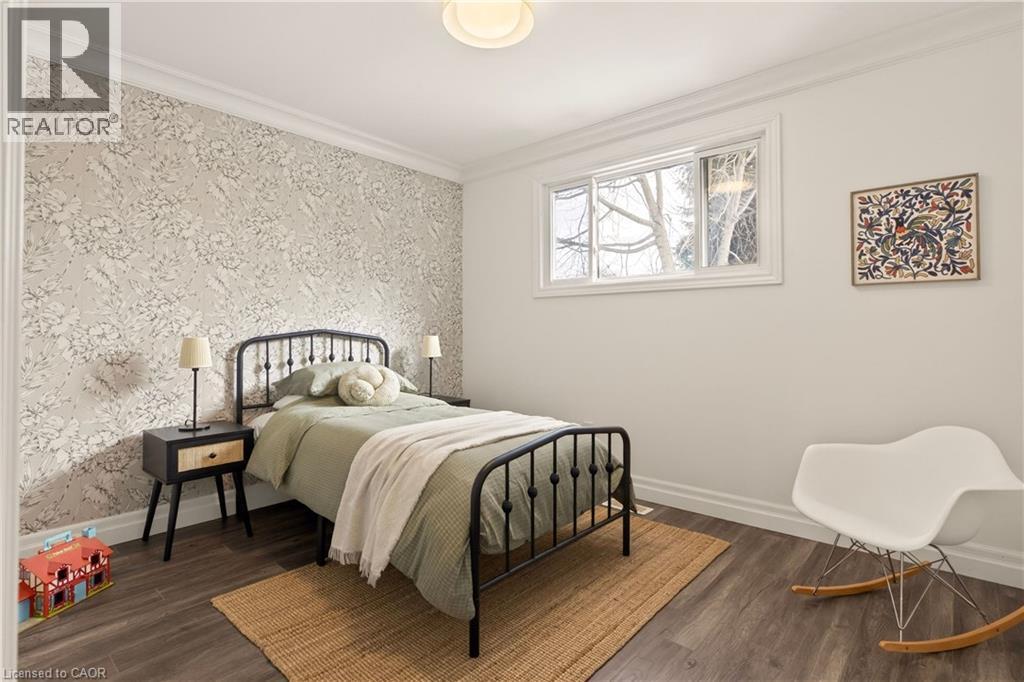 51 Fonthill Road, Hamilton, ON - Indoor Photo Showing Bedroom